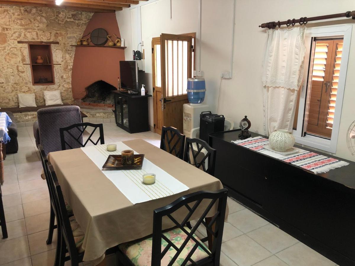 Paphos Friendly Villagehouse מראה חיצוני תמונה